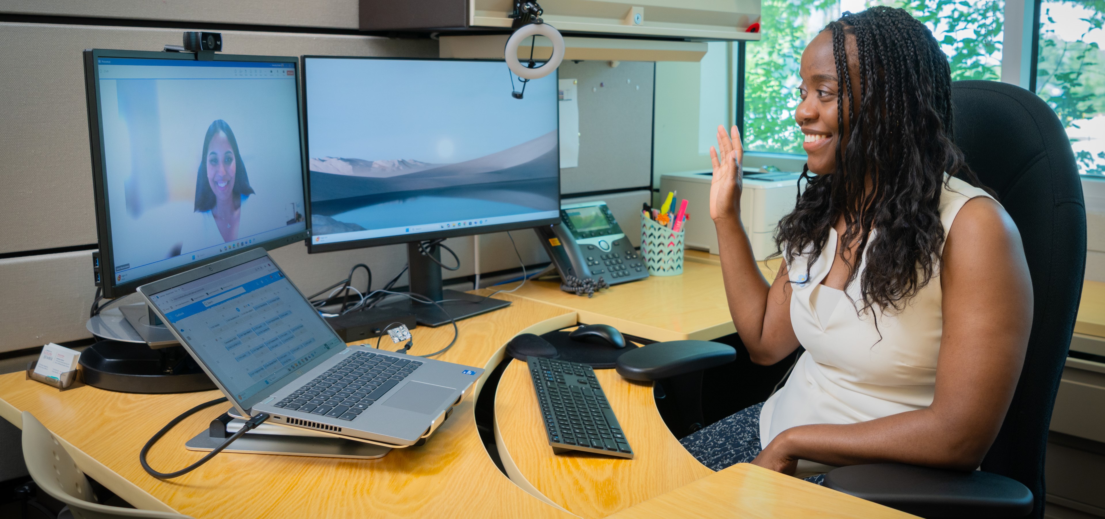 New Student Checklist (Online) An Academic Advisor meets with a student online